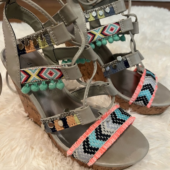 Steve Madden Funky Boho Wedges - Picture 2 of 5